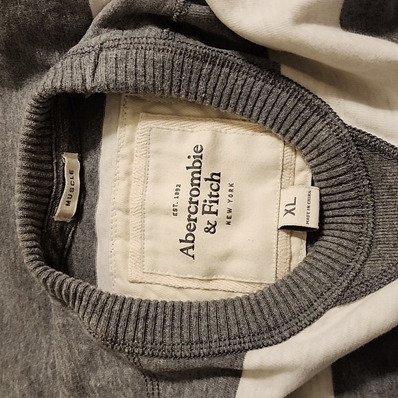 GUC Abercrombie long sleeve tee size XL - Picture 4 of 5